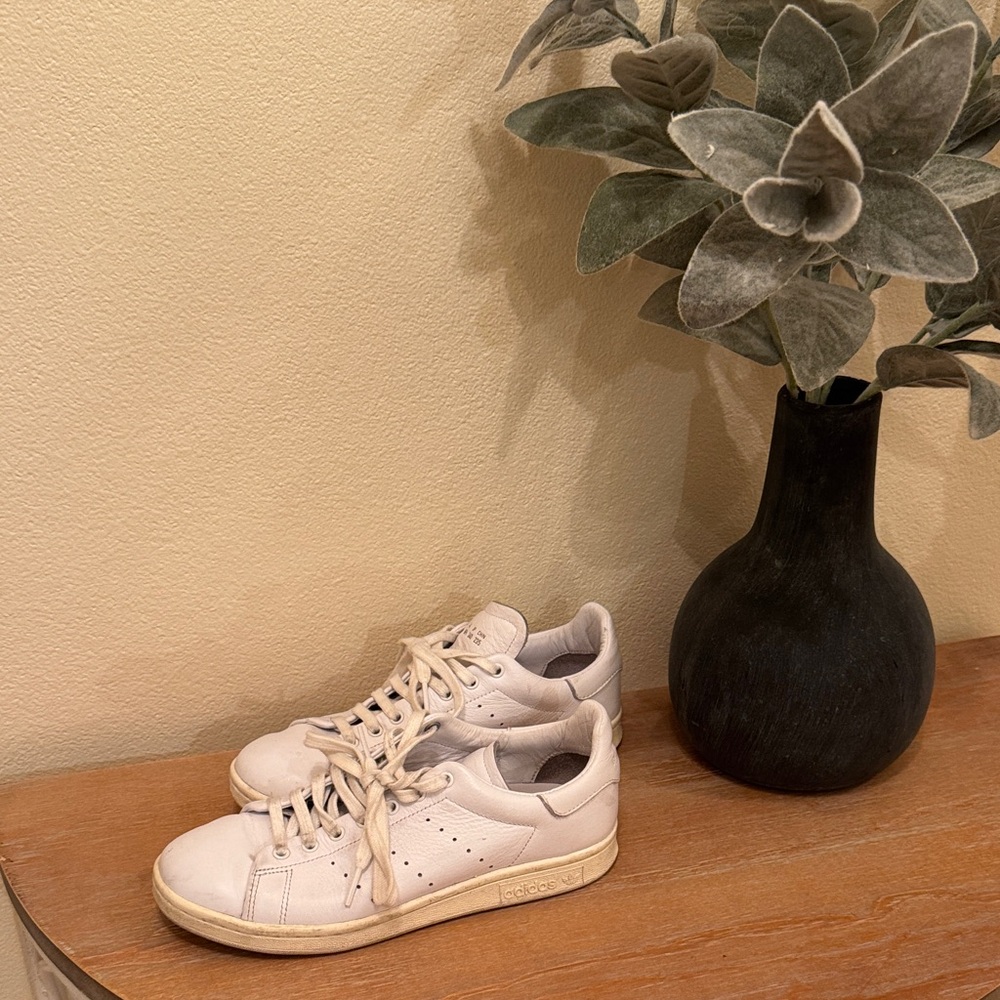 Adidas Women's Cream Sneakers